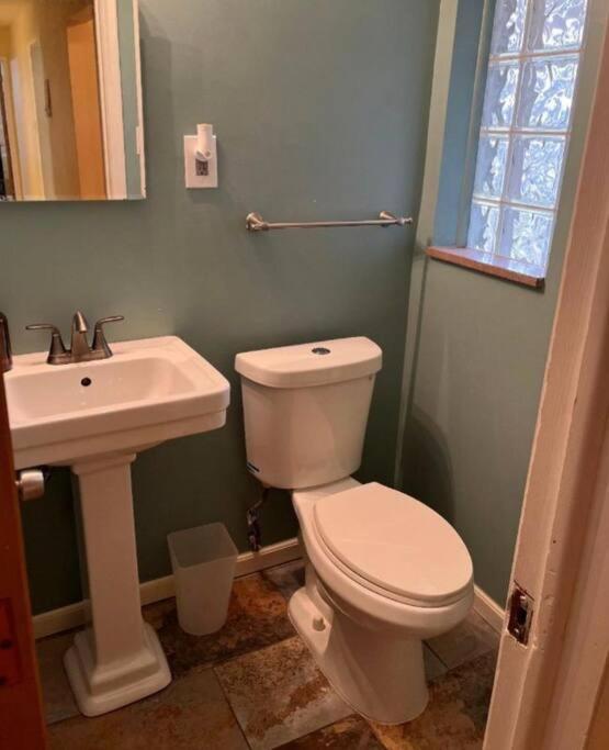 Nice Cozy Family-Sized Home In Quiet Neighborhood Oak Park Bagian luar foto