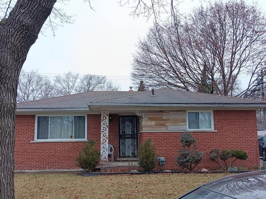 Nice Cozy Family-Sized Home In Quiet Neighborhood Oak Park Bagian luar foto