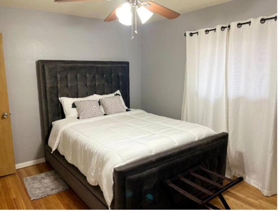 Nice Cozy Family-Sized Home In Quiet Neighborhood Oak Park Bagian luar foto